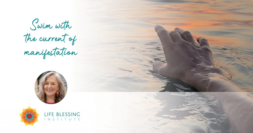 hand in water